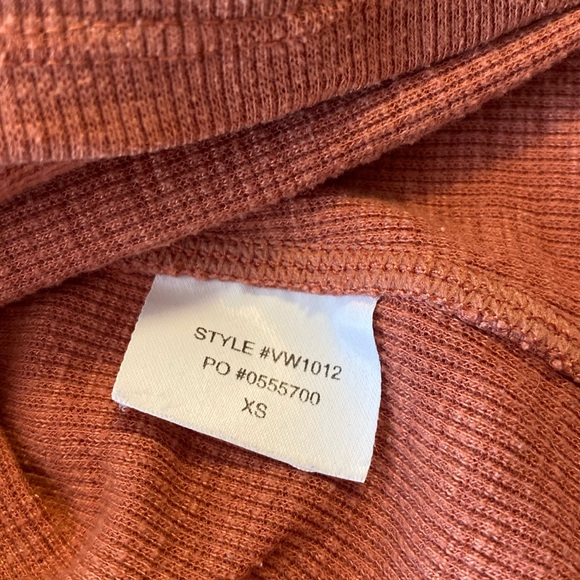 VUORI Sunrise High Neck Rib Tank XS Terracotta - Picture 10 of 13